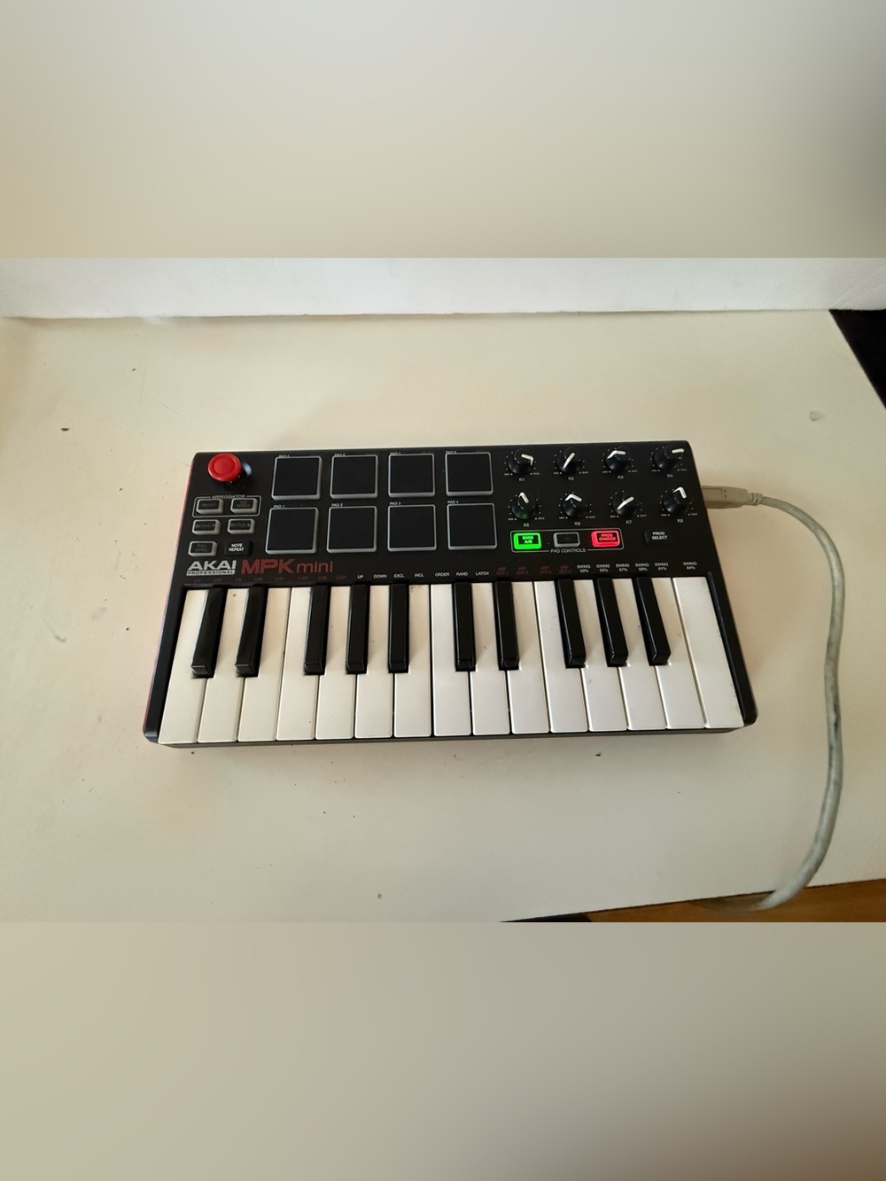 Akai MPK Mini MK3 25 Key Electronic Keyboard - Black/Red/White.